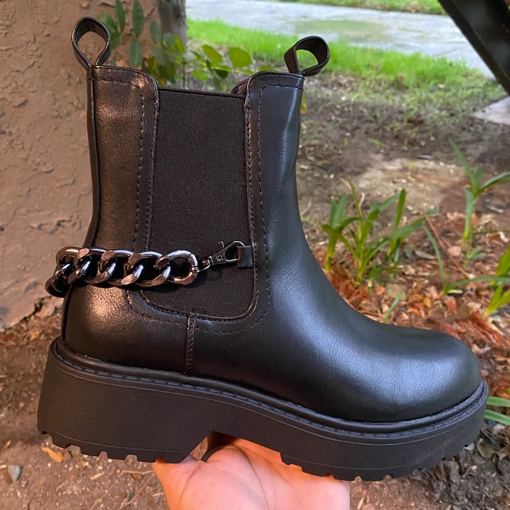 Women Combat Black Faux Leather Boots.